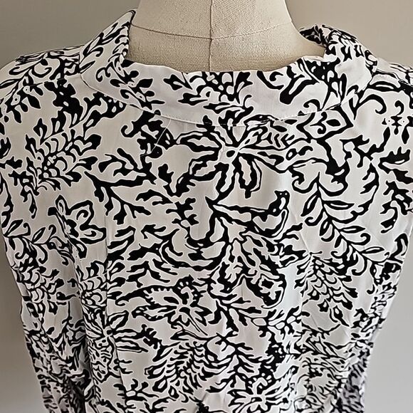 NWOT Zara Blouse Black White Floral Spring Vacation Brunch - Picture 6 of 7